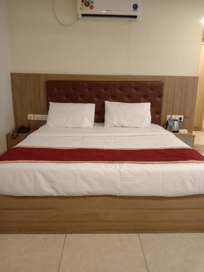 Hotel Blue Bell Bangalore Exterior foto