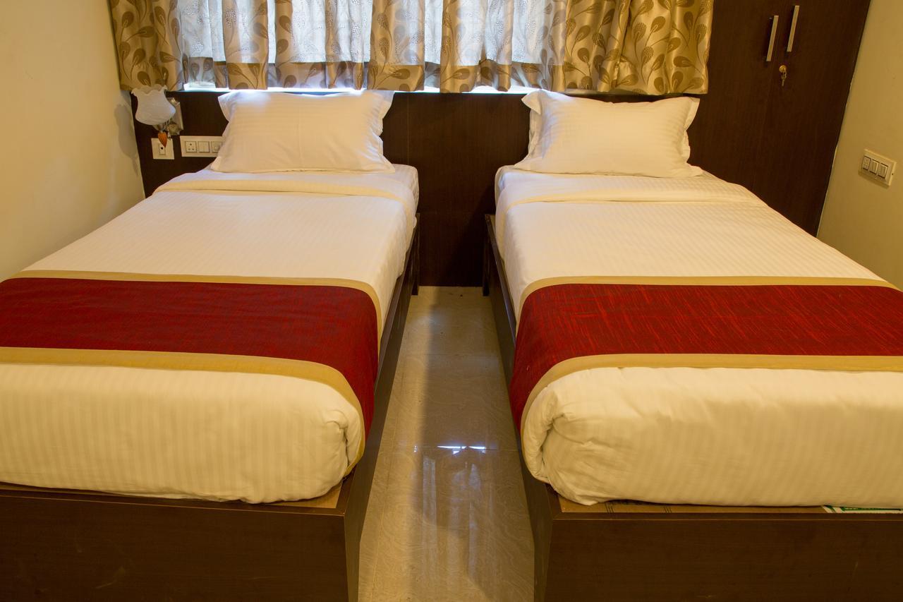 Hotel Blue Bell Bangalore Exterior foto