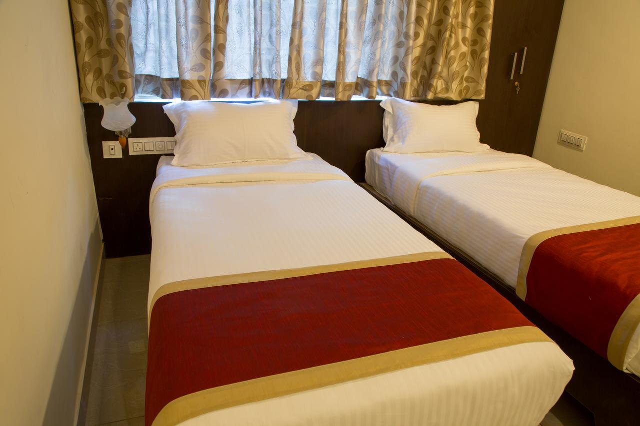 Hotel Blue Bell Bangalore Exterior foto
