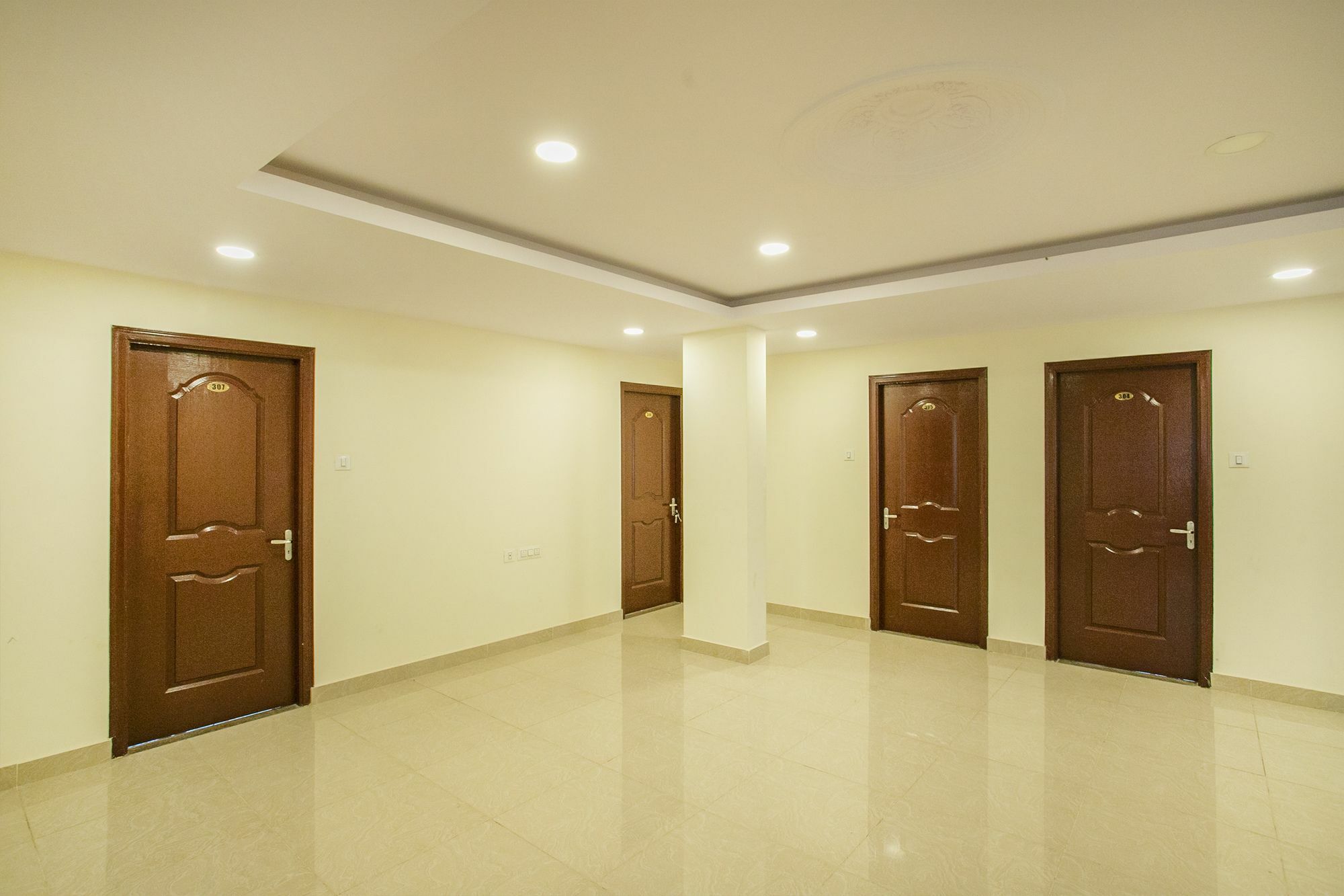 Hotel Blue Bell Bangalore Exterior foto