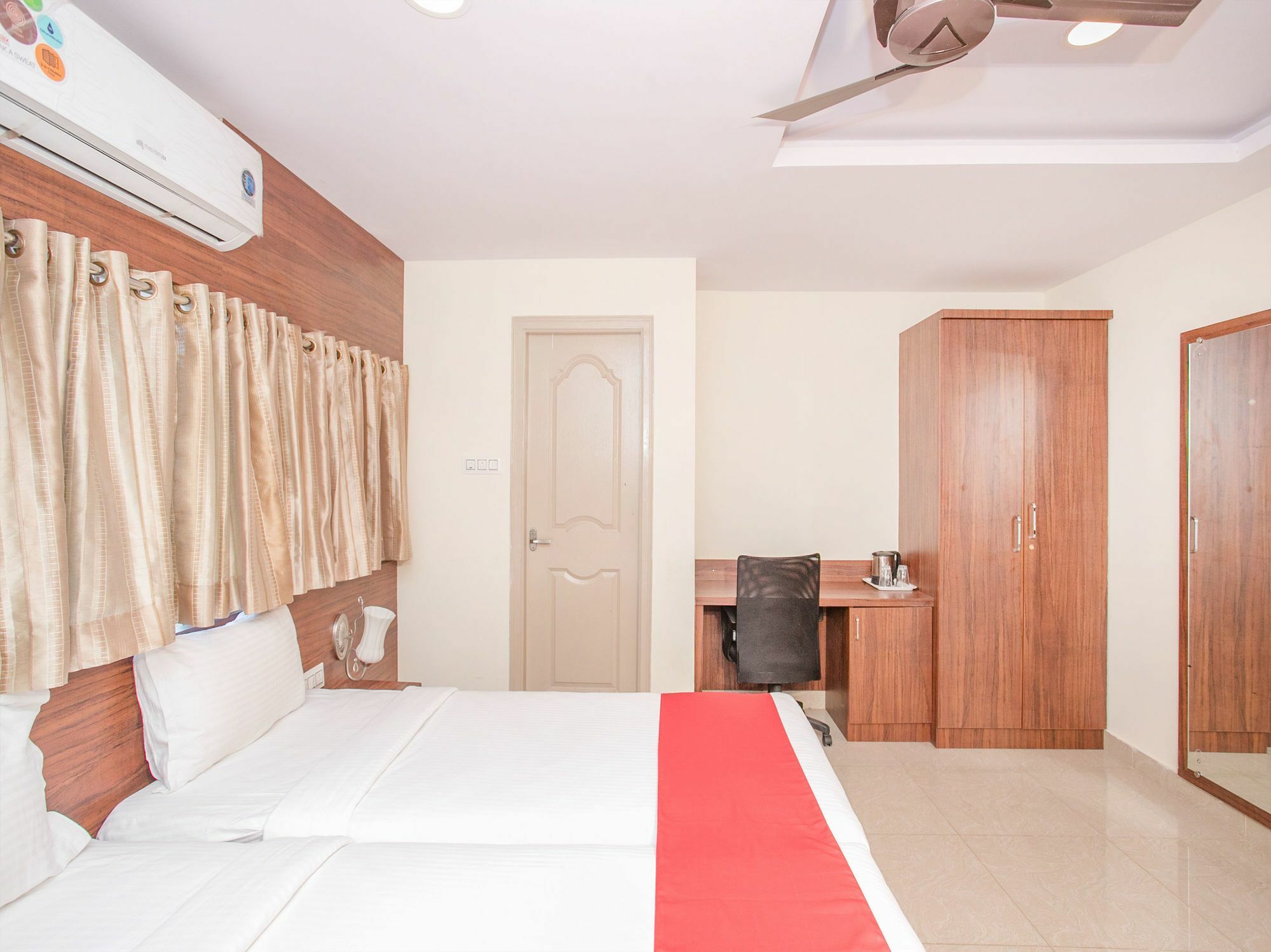 Hotel Blue Bell Bangalore Exterior foto
